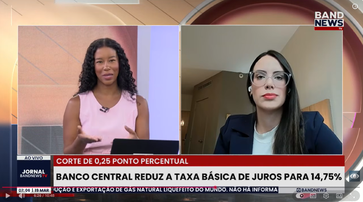 Karen Focchesatto participa da BandNews TV e comenta redução da taxa de juros